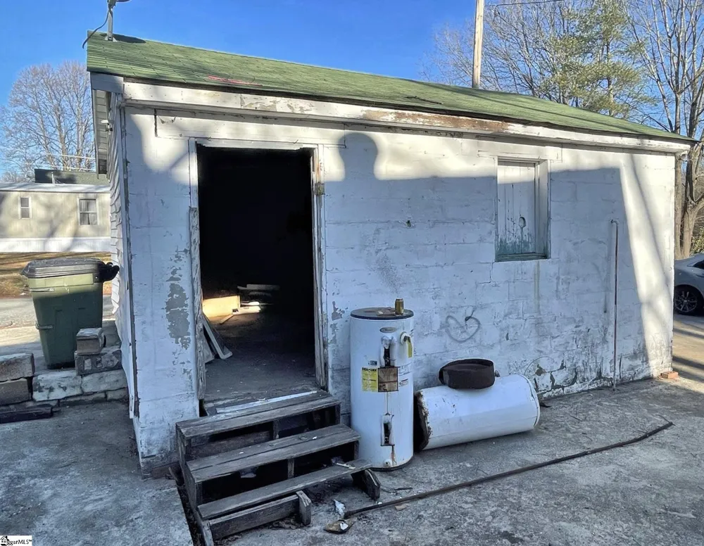 405 E Frederick Street Gaffney, SC 29340