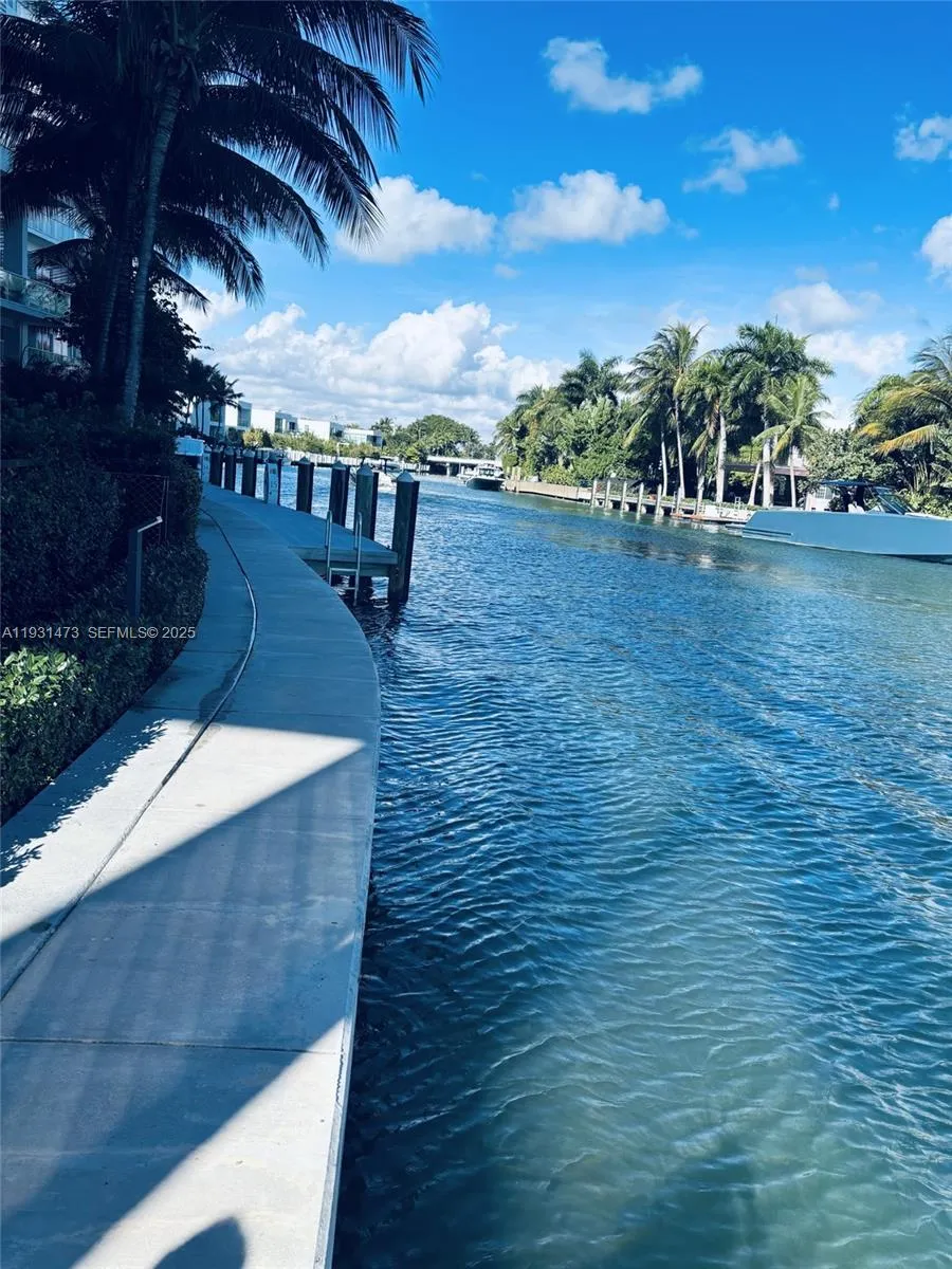 4701 Meridian Miami Beach, FL 33140