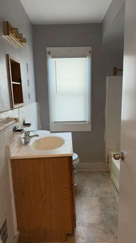 9605 Decatur Street Detroit, MI 48227