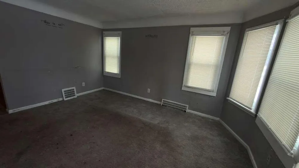 9605 Decatur Street Detroit, MI 48227