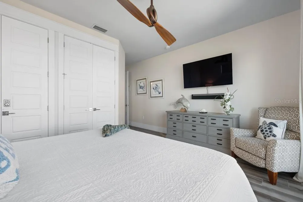 915 SHORE DRIVE Anna Maria, FL 34216