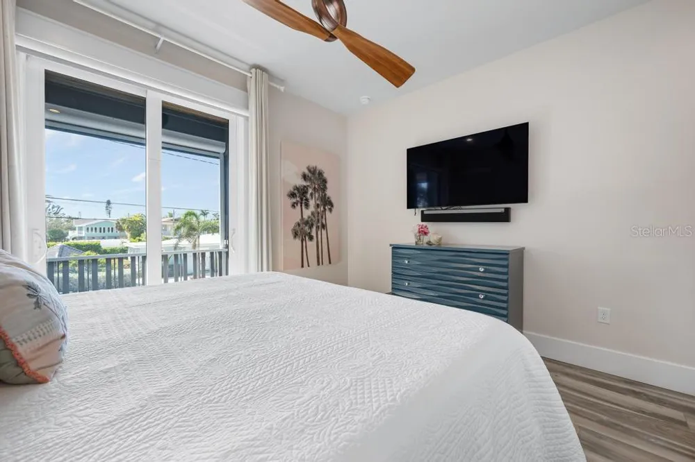 915 SHORE DRIVE Anna Maria, FL 34216