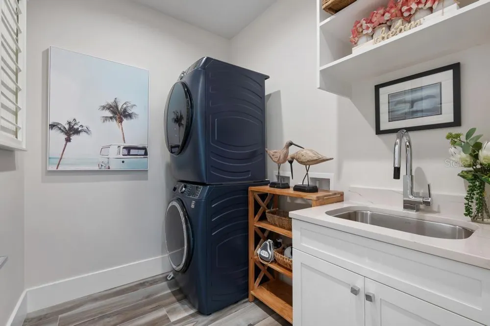 915 SHORE DRIVE Anna Maria, FL 34216