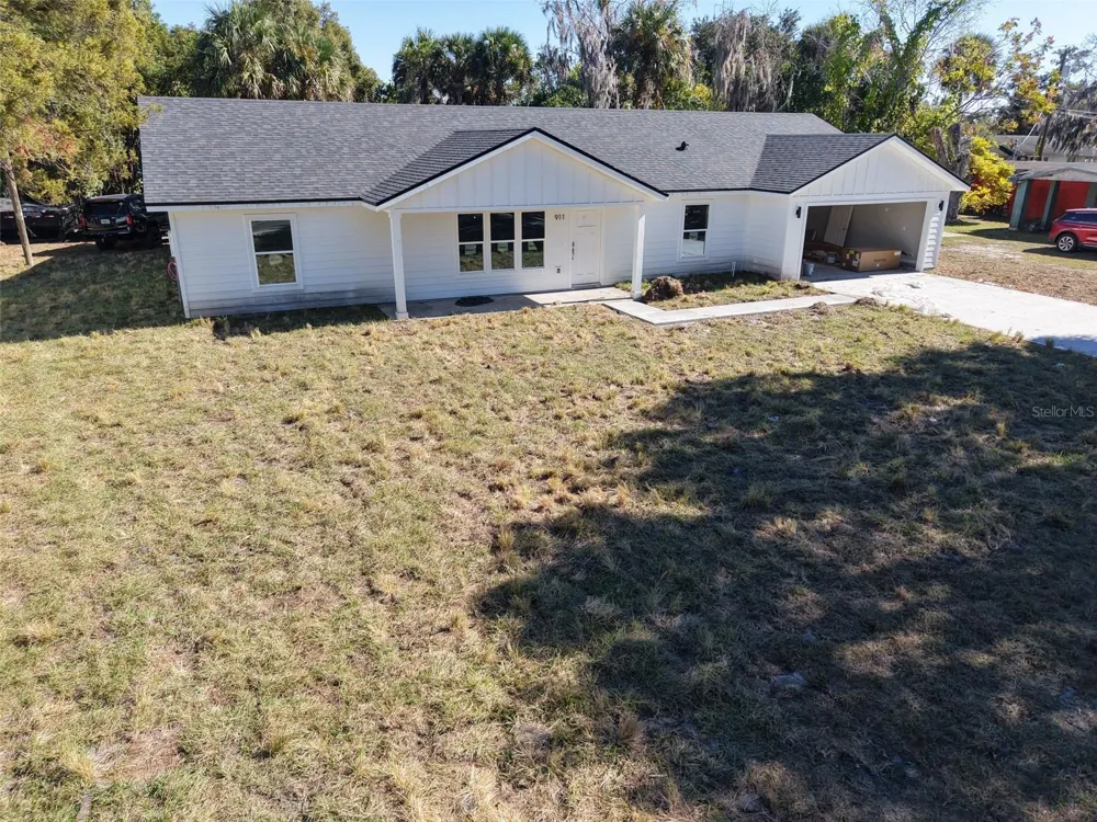101 YAWN AVENUE Interlachen, FL 32148