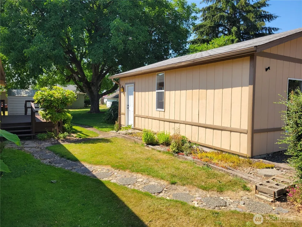 300 Maple Street Toledo, WA 98591