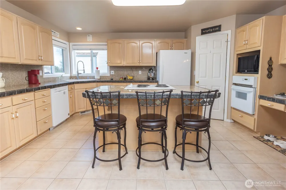 959 SE Sentry Drive College Place, WA 99324