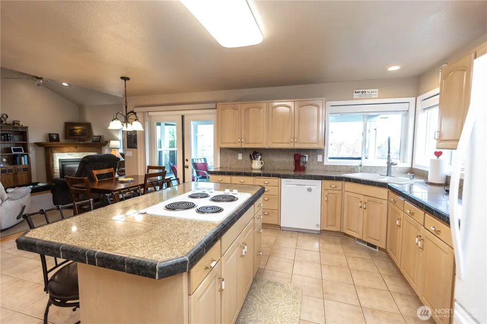 959 SE Sentry Drive College Place, WA 99324