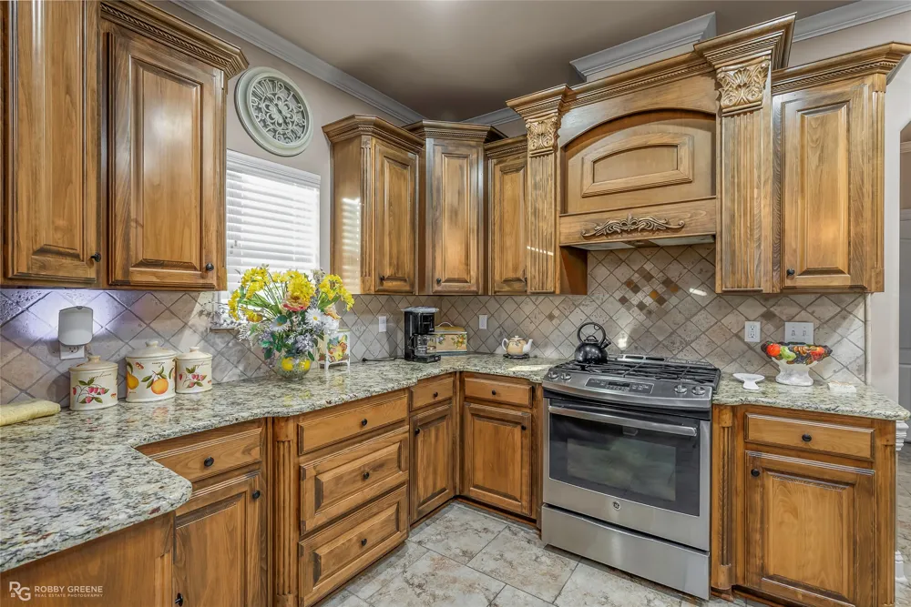 110 St Andrews Lane Benton, LA 71006