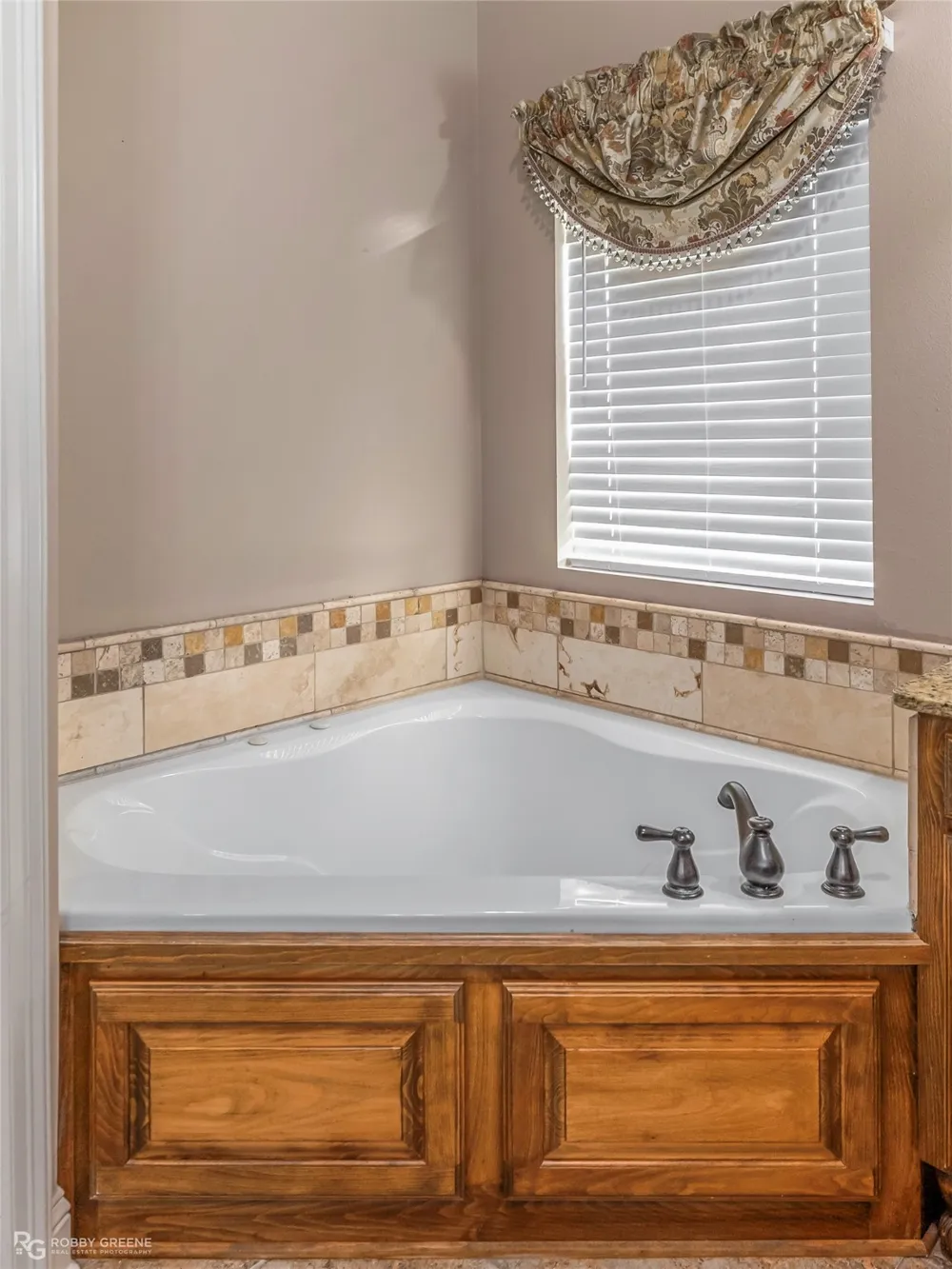 110 St Andrews Lane Benton, LA 71006