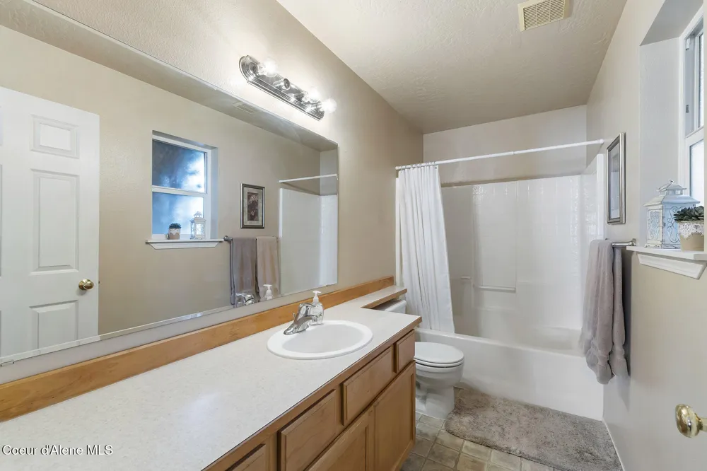 5377 E STEAMBOAT BND Post Falls, ID 83854