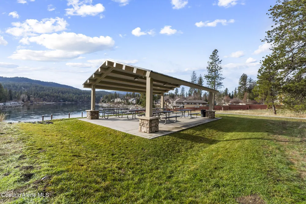 5377 E STEAMBOAT BND Post Falls, ID 83854
