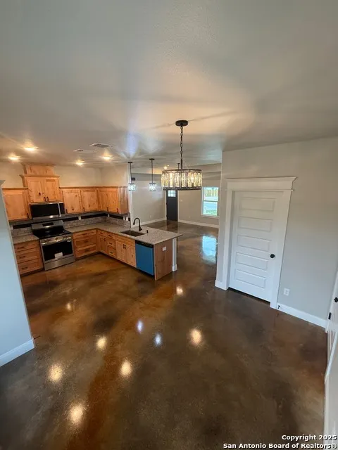 1541 NE Maryville Loop Beeville, TX 78102