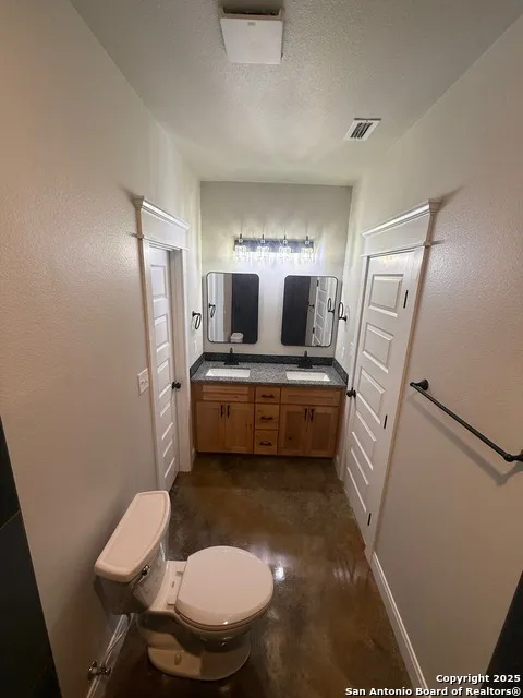 1541 NE Maryville Loop Beeville, TX 78102
