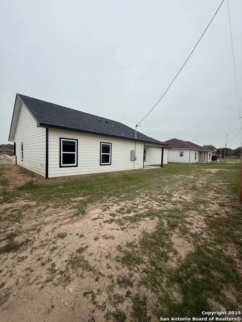 1541 NE Maryville Loop Beeville, TX 78102
