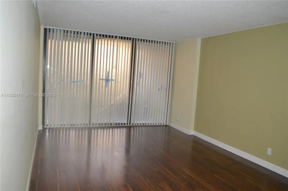 200 Leslie Dr #303 Hallandale Beach, FL 33009