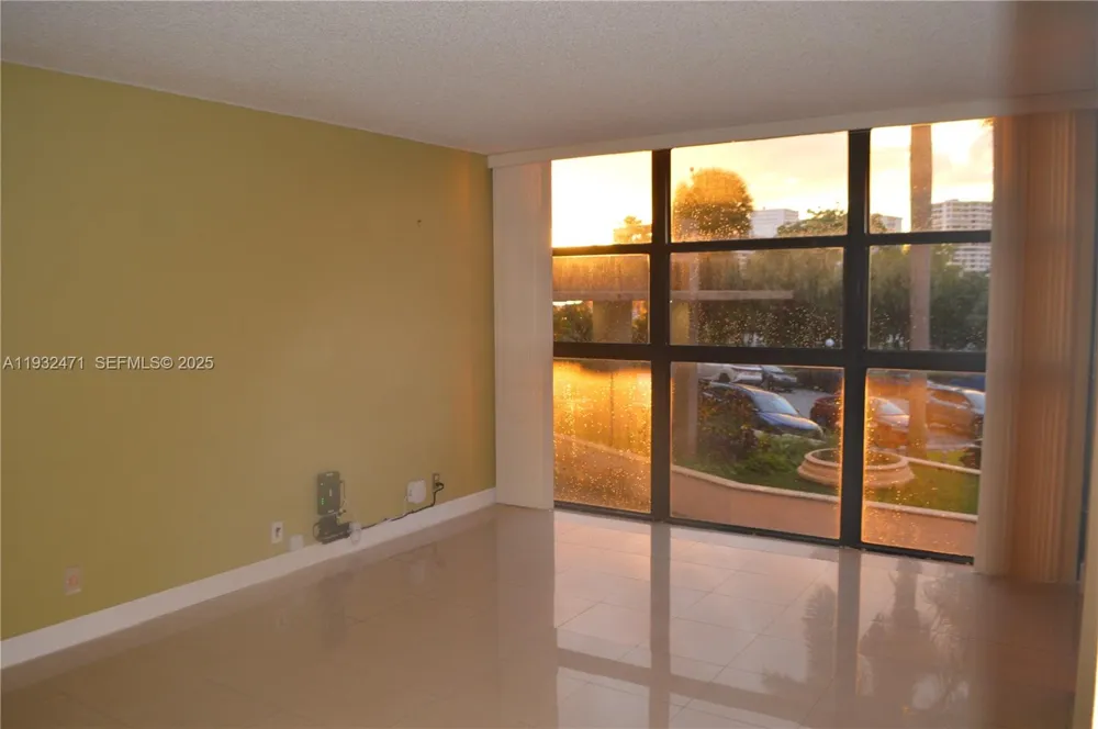 200 Leslie Dr #303 Hallandale Beach, FL 33009