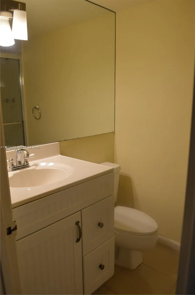 200 Leslie Dr #303 Hallandale Beach, FL 33009