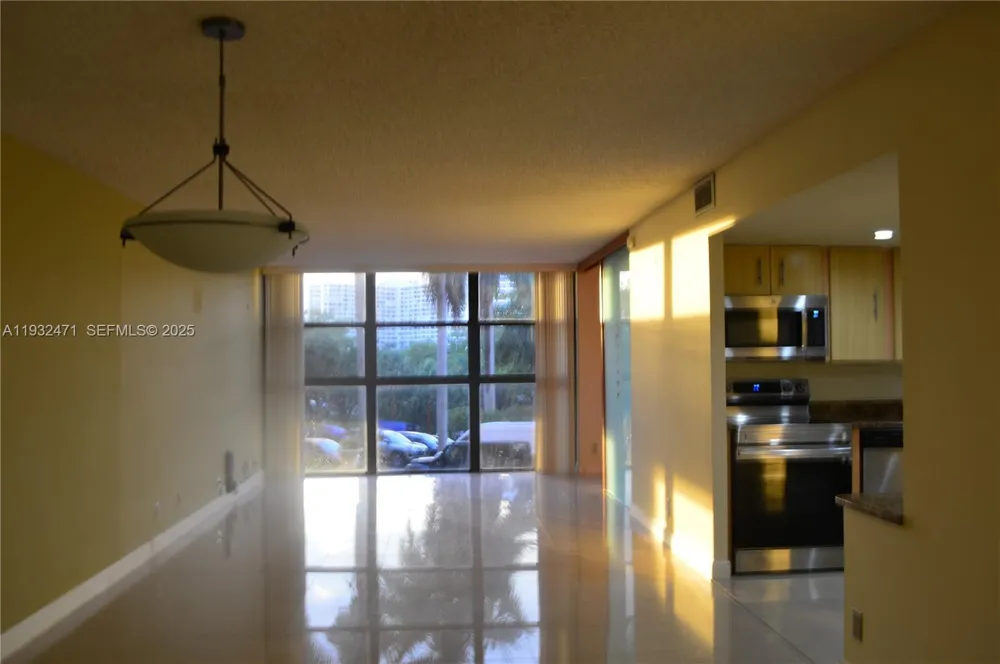 200 Leslie Dr #303 Hallandale Beach, FL 33009