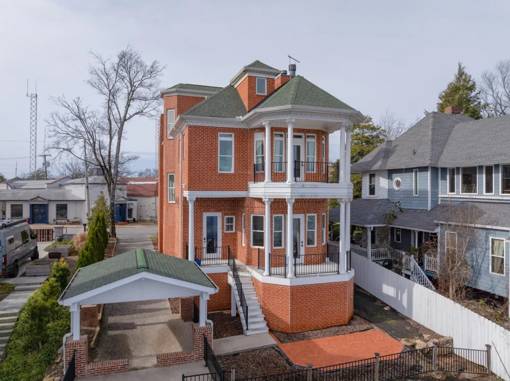 1115 E Brow Road Lookout Mountain, TN 37350