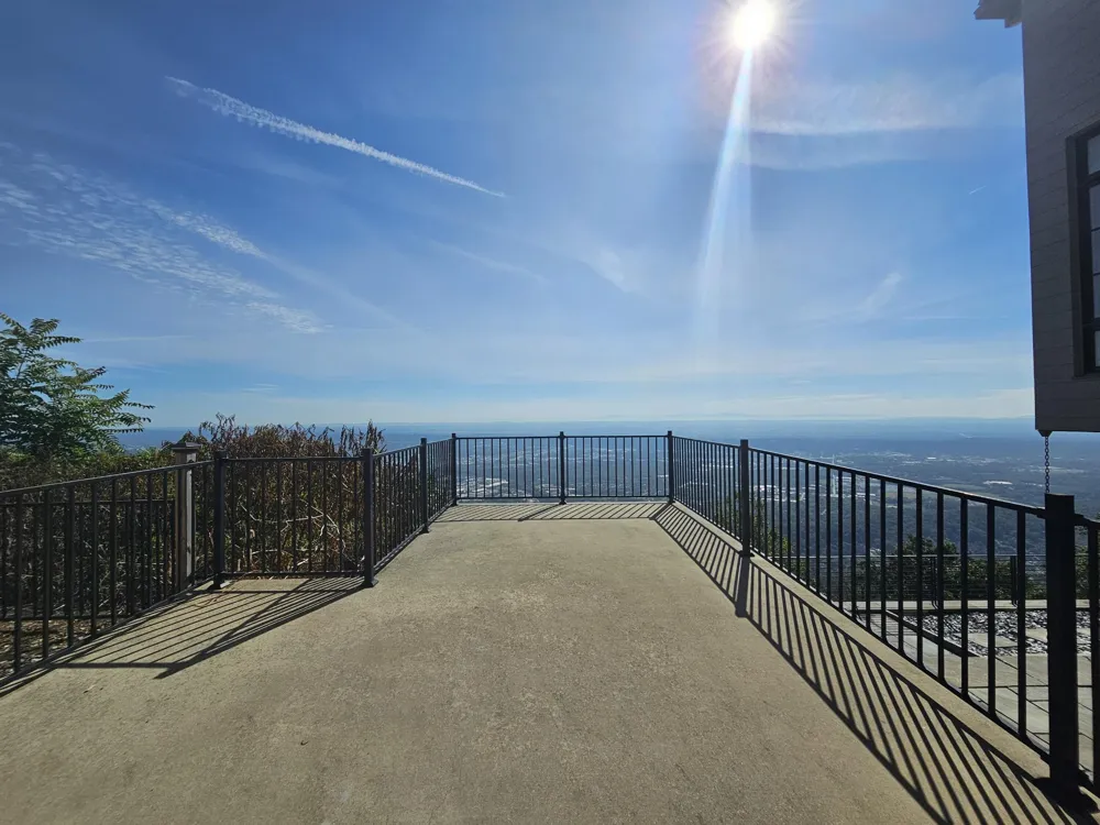 1115 E Brow Road Lookout Mountain, TN 37350