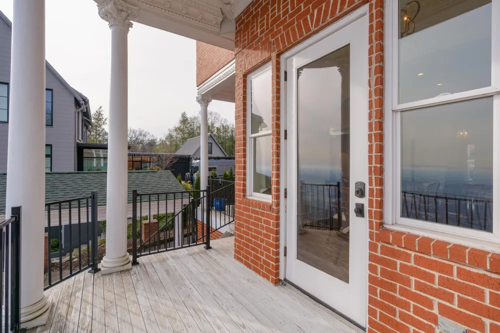1115 E Brow Road Lookout Mountain, TN 37350