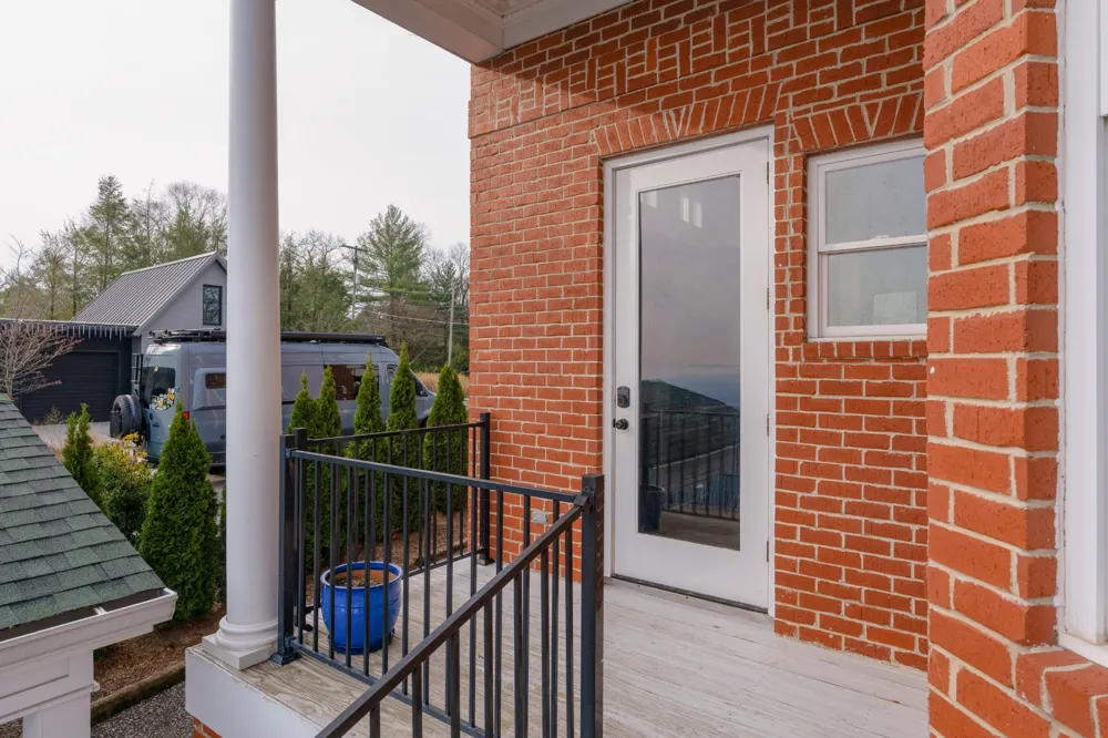 1115 E Brow Road Lookout Mountain, TN 37350