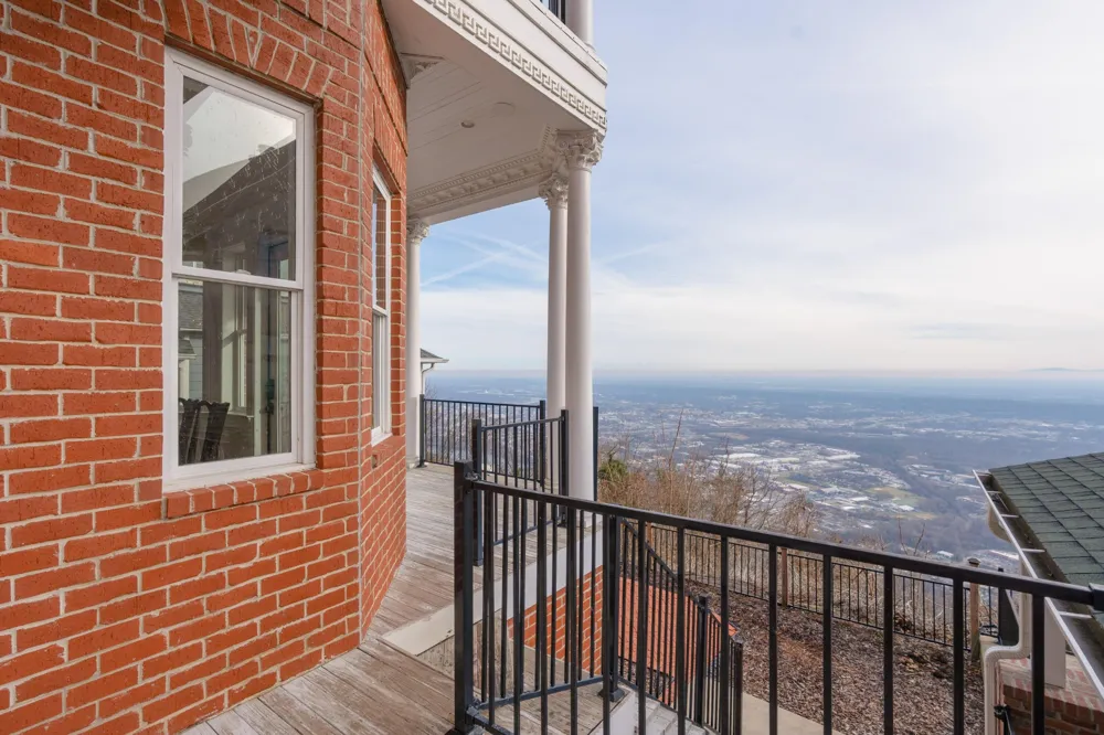 1115 E Brow Road Lookout Mountain, TN 37350