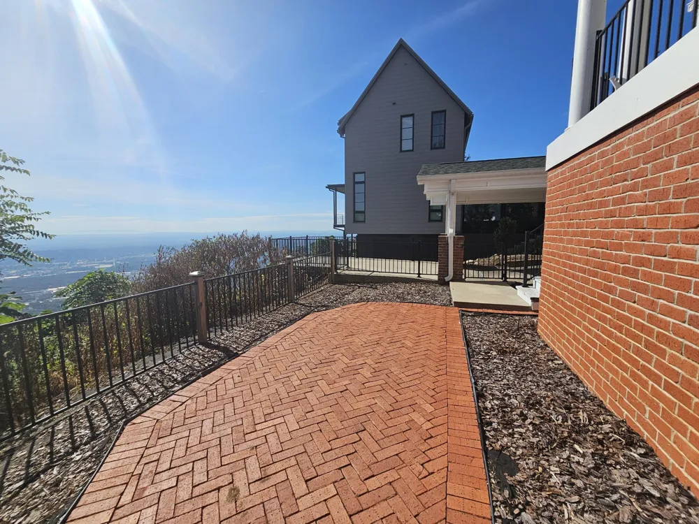 1115 E Brow Road Lookout Mountain, TN 37350