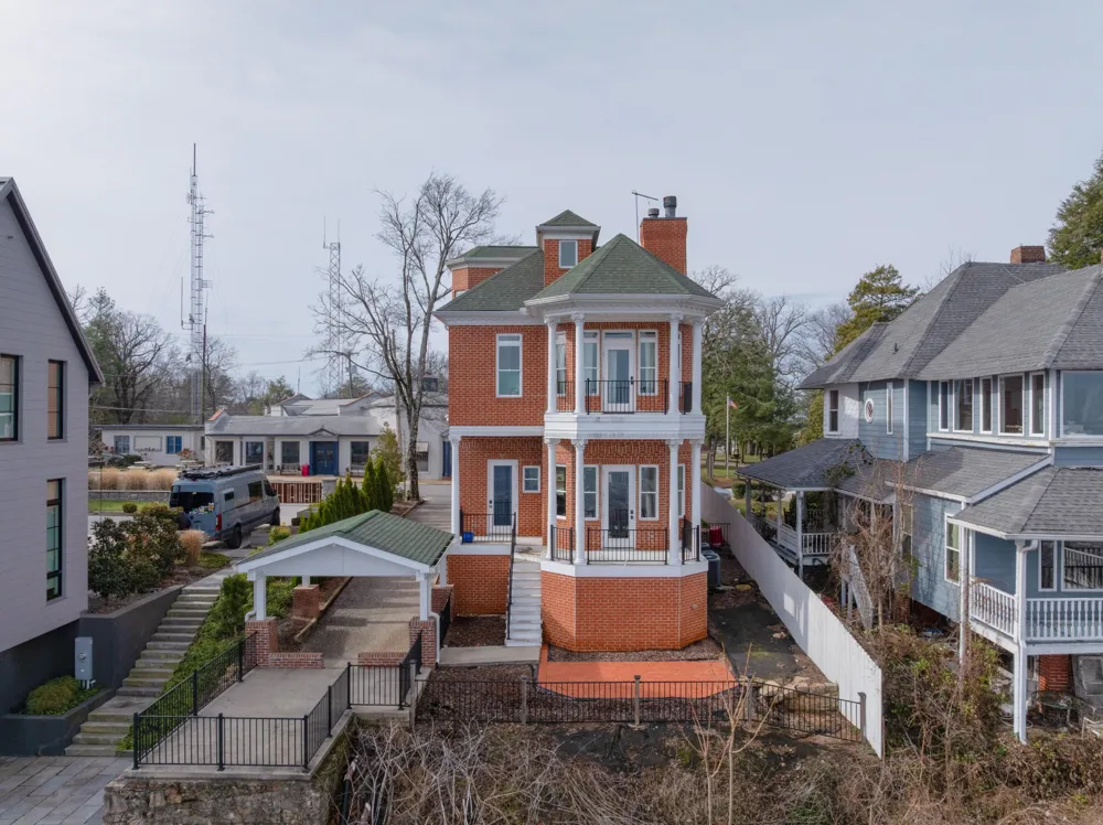 1115 E Brow Road Lookout Mountain, TN 37350