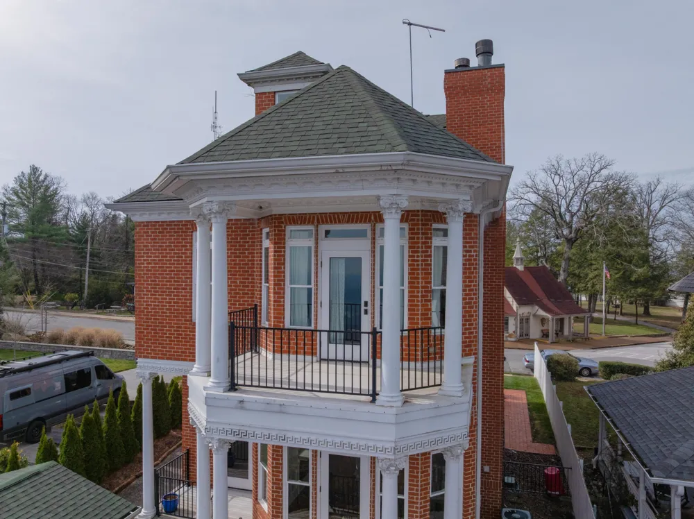 1115 E Brow Road Lookout Mountain, TN 37350