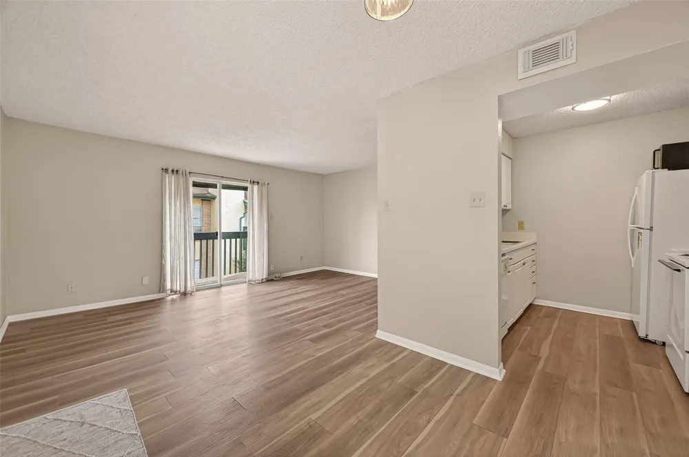 1516 Bay Area Boulevard #H10 Houston, TX 77058