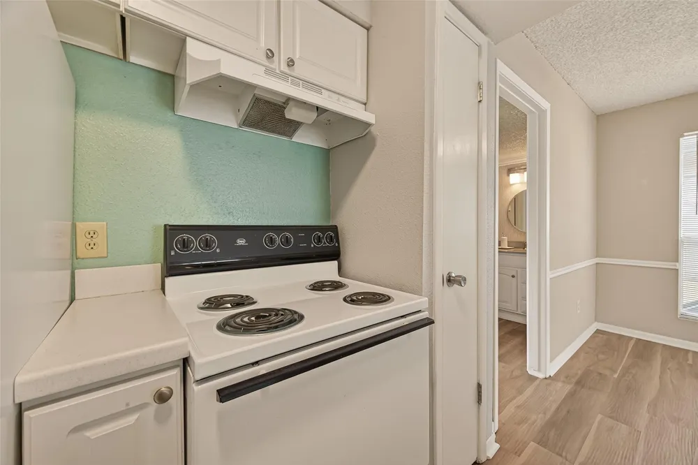 1516 Bay Area Boulevard #H10 Houston, TX 77058
