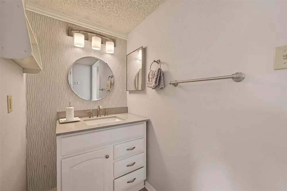1516 Bay Area Boulevard #H10 Houston, TX 77058