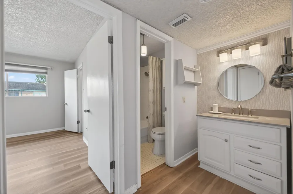 1516 Bay Area Boulevard #H10 Houston, TX 77058