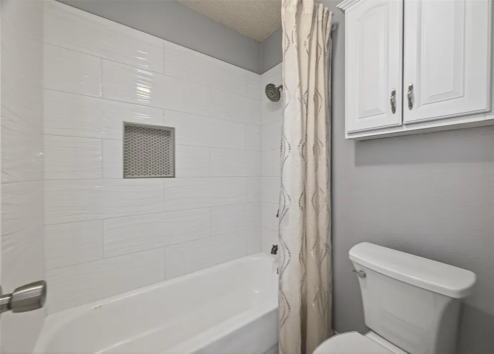 1516 Bay Area Boulevard #H10 Houston, TX 77058