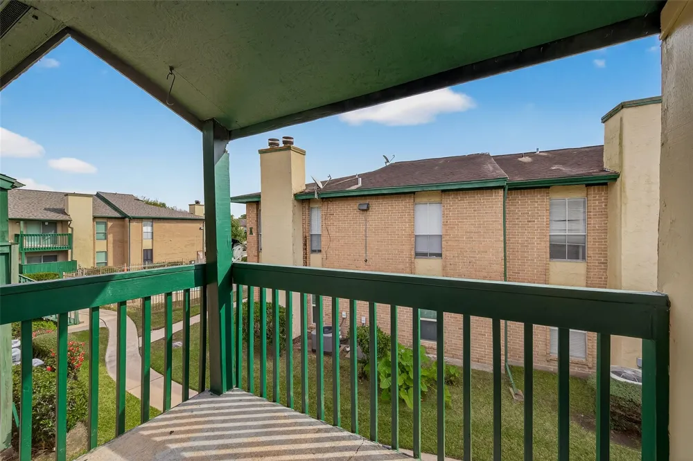 1516 Bay Area Boulevard #H10 Houston, TX 77058