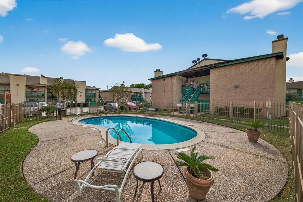 1516 Bay Area Boulevard #H10 Houston, TX 77058