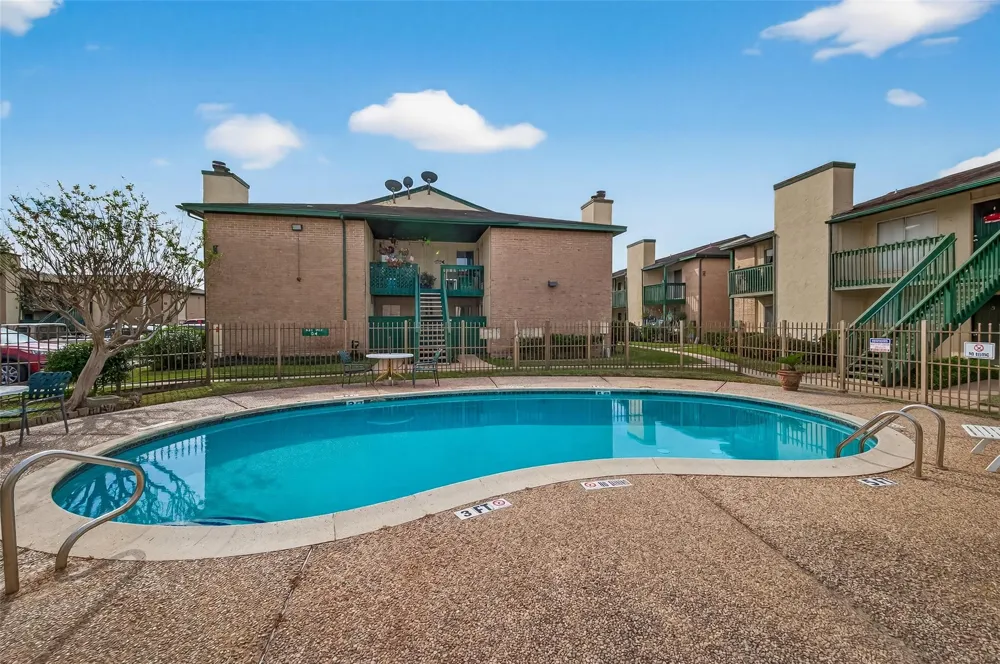 1516 Bay Area Boulevard #H10 Houston, TX 77058
