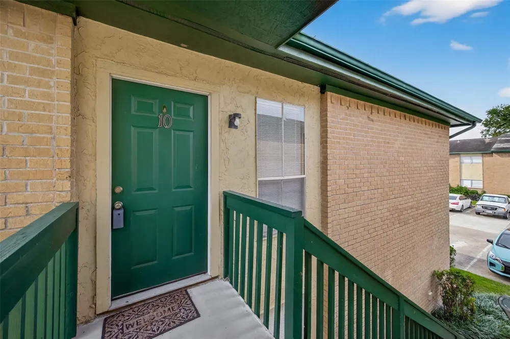 1516 Bay Area Boulevard #H10 Houston, TX 77058