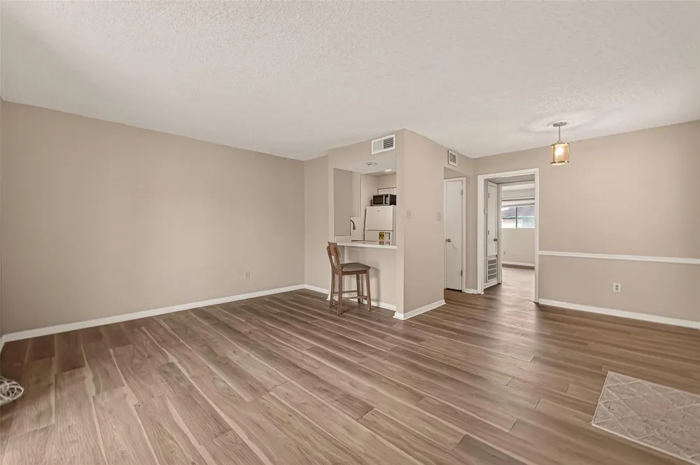 1516 Bay Area Boulevard #H10 Houston, TX 77058