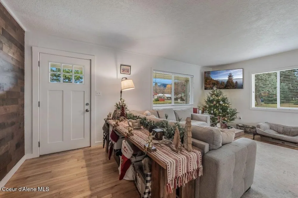 522 Boyer Avenue Sandpoint, ID 83864