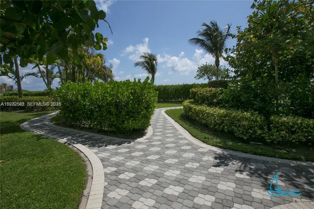 8877 Collins Ave #805 Surfside, FL 33154