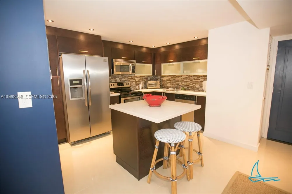 8877 Collins Ave #805 Surfside, FL 33154