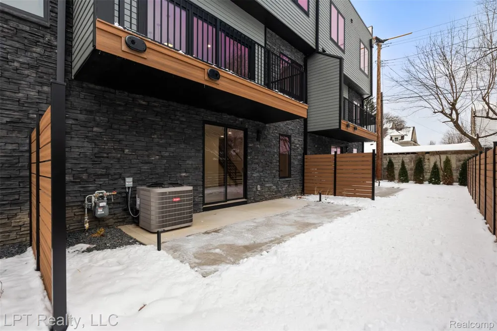 525 Walnut Street Brighton City, MI 48116