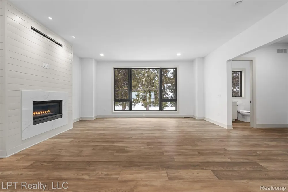 525 Walnut Street Brighton City, MI 48116