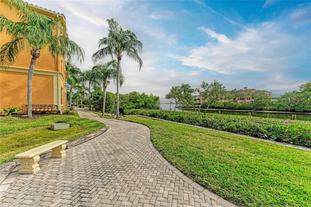 2738 VIA TIVOLI #231B Clearwater, FL 33764
