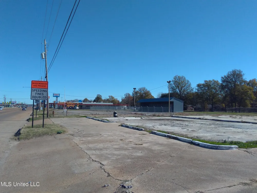 E 82 Highway Indianola, MS 38751