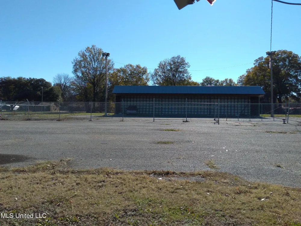 E 82 Highway Indianola, MS 38751
