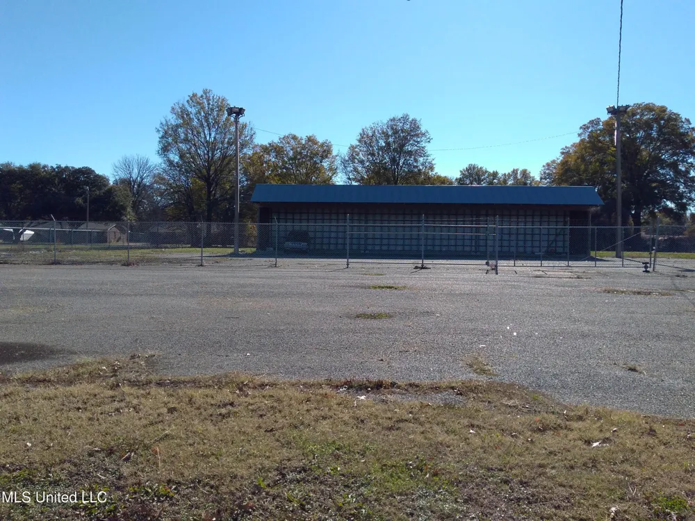 E 82 Highway Indianola, MS 38751