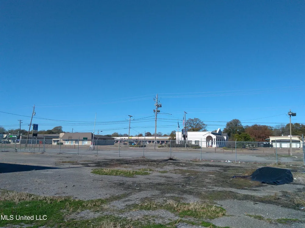 E 82 Highway Indianola, MS 38751